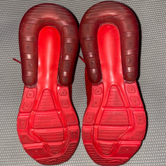 SOLD 💌 Nike Air Max 270 Red - Picture 4 of 5